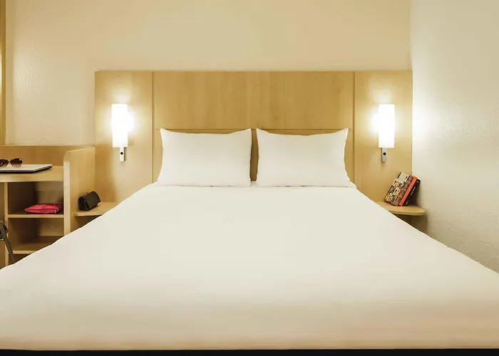 Ibis Versailles Chateau